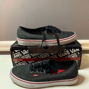 Black/true white vans with laces
